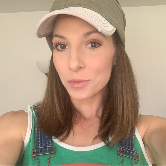 Meet your Posher, Ashley - Picture 1 of 1